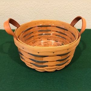 Longaberger Heartland round basket